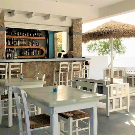 Happy Fish Rooms- Beachfront Perissa  Exterior foto