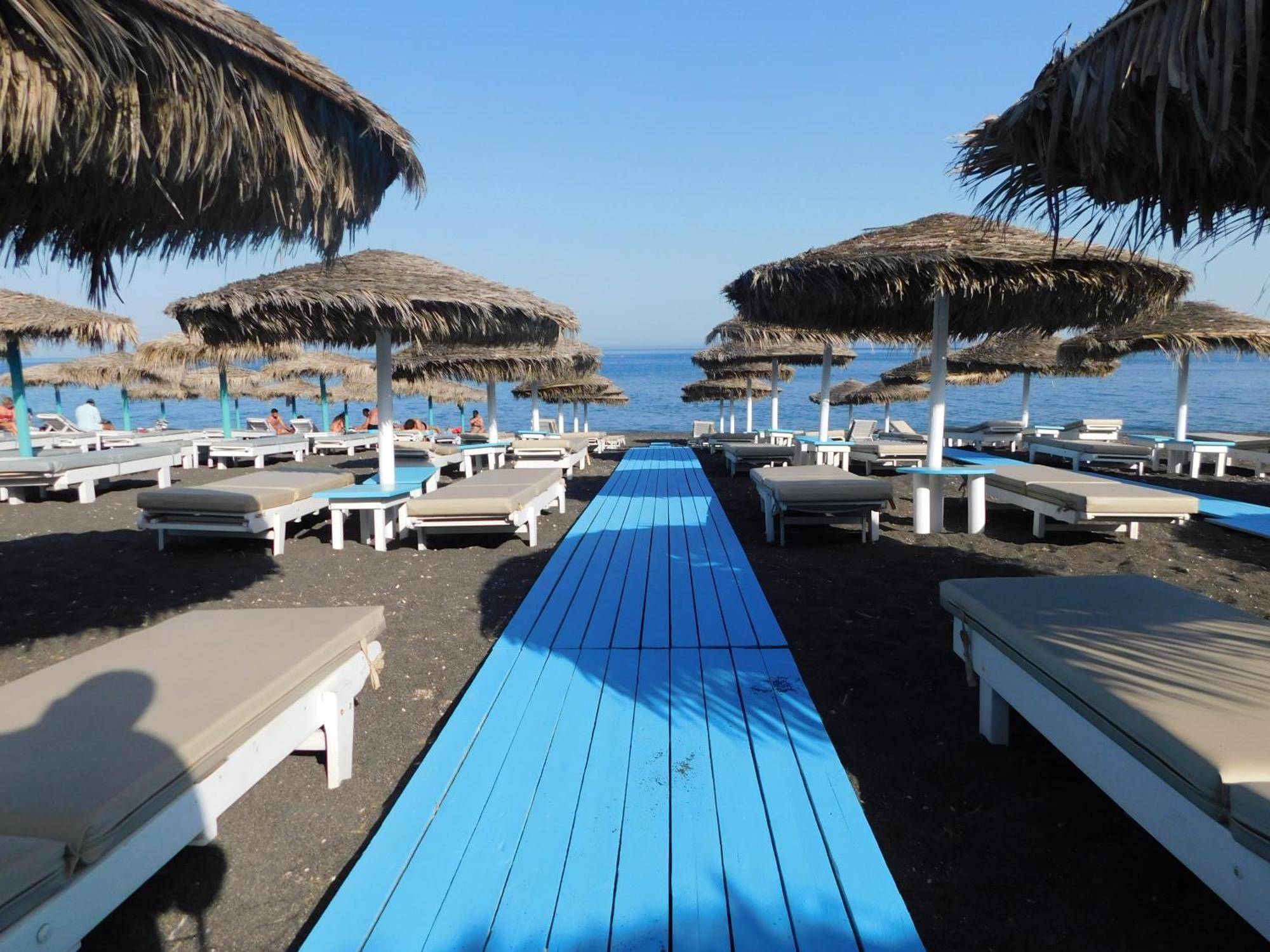 Happy Fish Rooms- Beachfront Perissa  Exterior foto