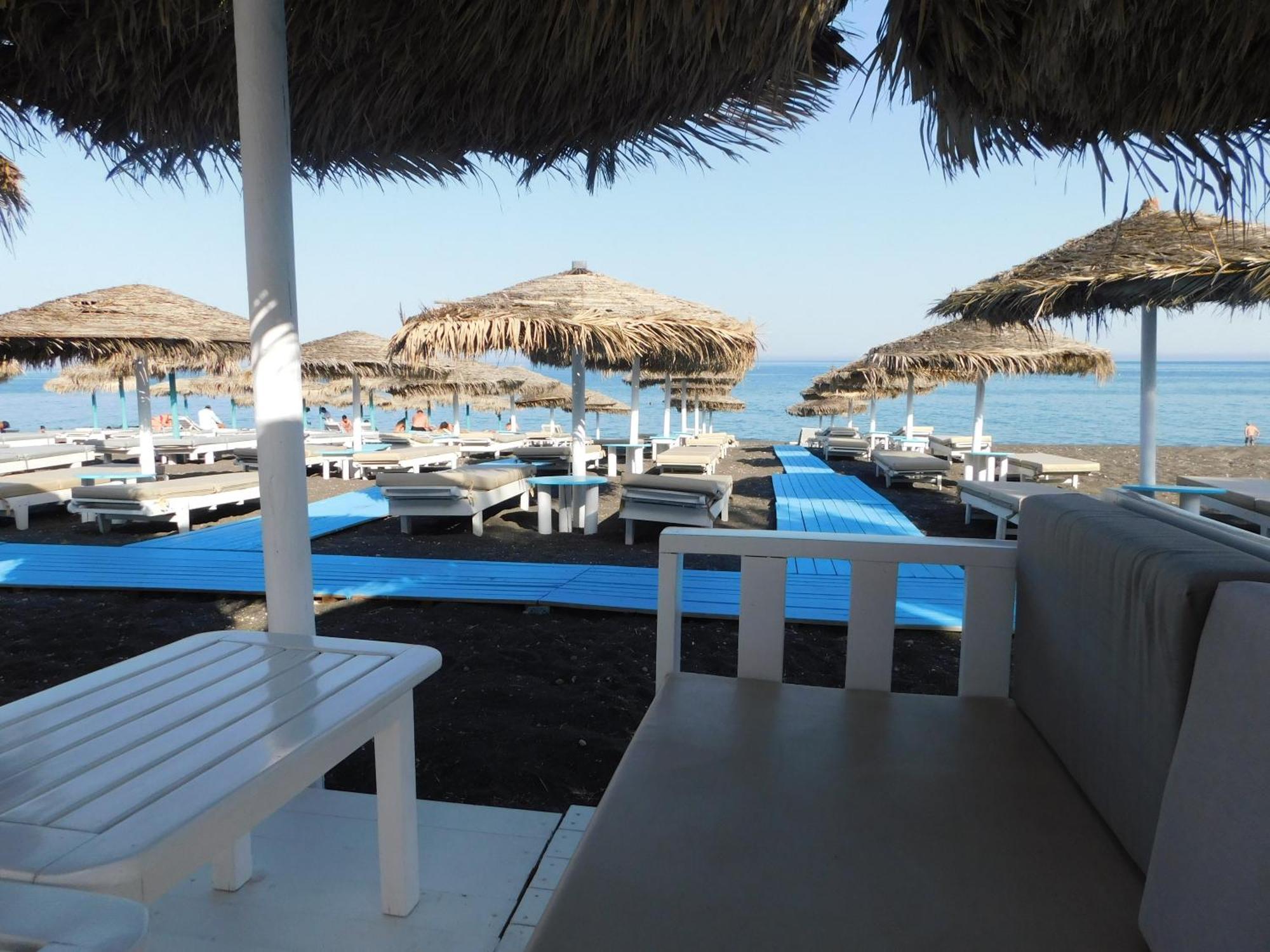 Happy Fish Rooms- Beachfront Perissa  Exterior foto